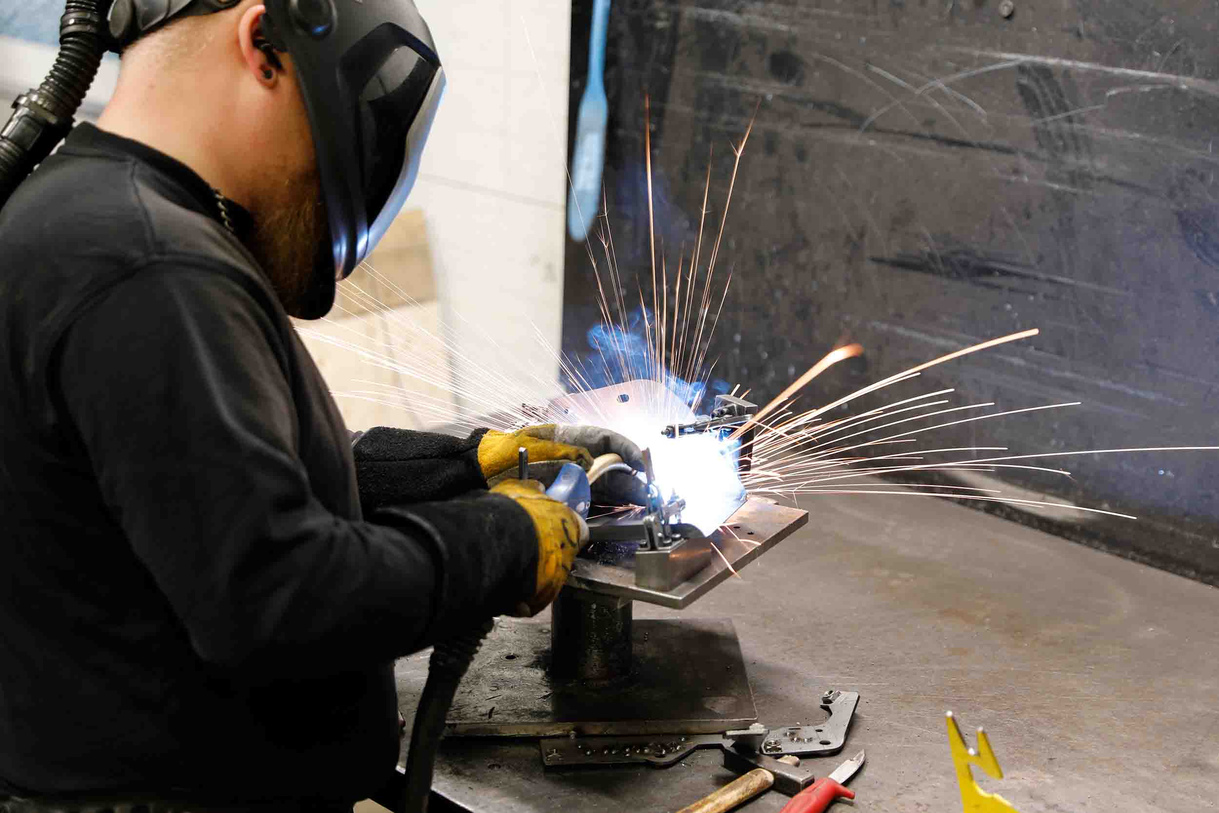 Produkt i låda närbild i produktion